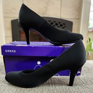 East 5th EF Carolyn Black Heels